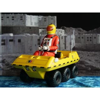 Space 1999 Captain Alan Carter and Moonbuggy Figure